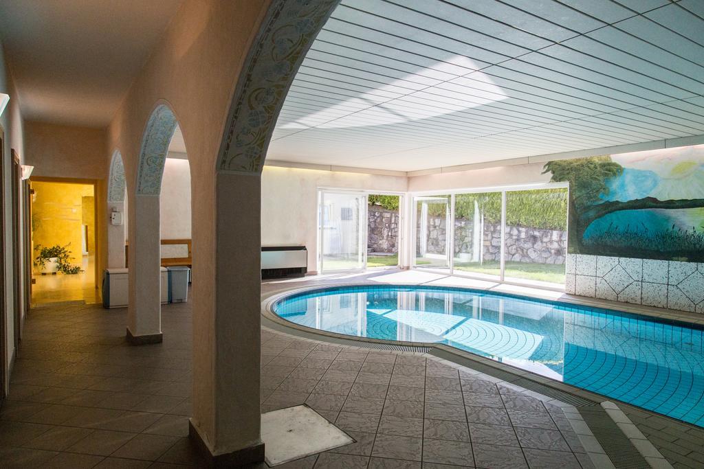 Residence Krone Schenna Eksteriør billede
