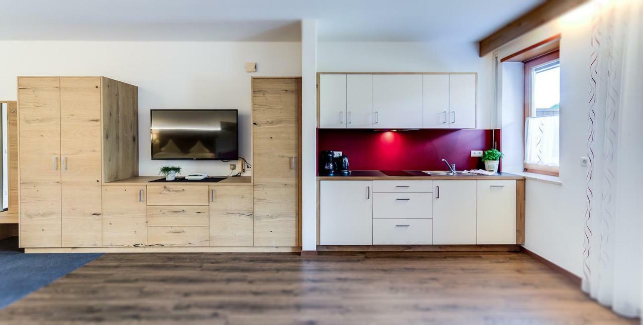 Residence Krone Schenna Eksteriør billede