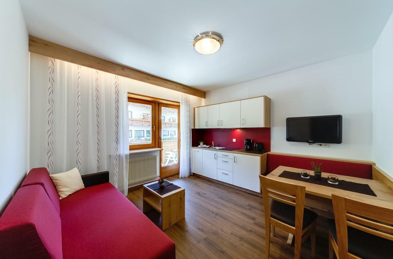Residence Krone Schenna Eksteriør billede
