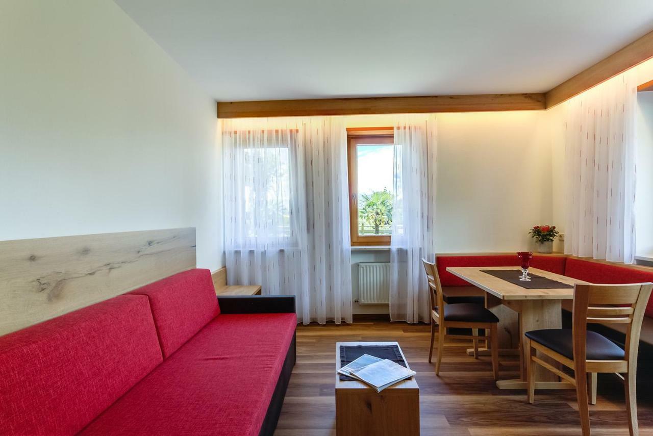 Residence Krone Schenna Eksteriør billede